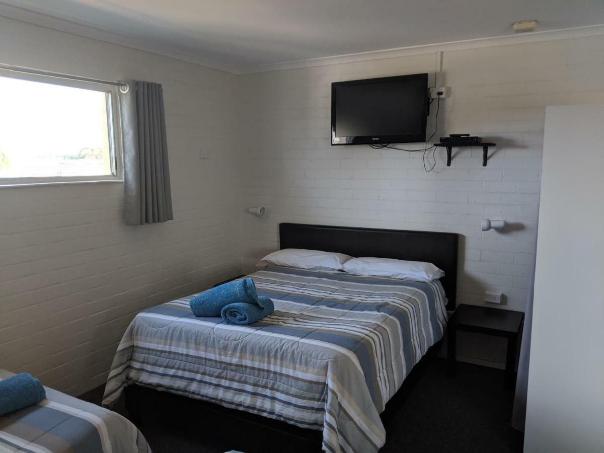 Harrington Village Motel Manning Point ภายนอก รูปภาพ
